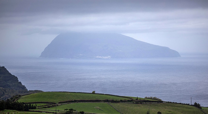 Imagem de Ilha do Corvo sem abastecimento de mercadorias por via marítima há quase um mês