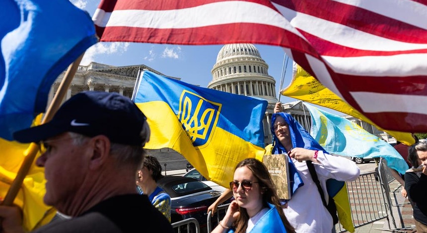 Os norte-americanos votam a ajuda à Ucrânia, Israel e Taiwan
