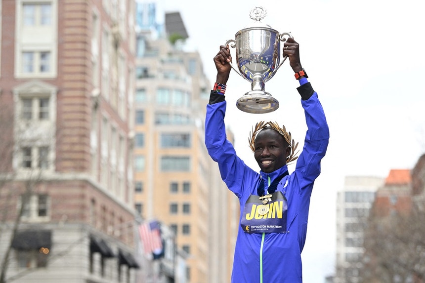Imagem de Quenianos John Korir e Sharon Lokedi repetem triunfo na Maratona de Boston