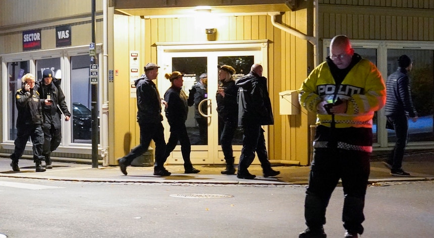 O pânico instalou-se na cidade de Kongsberg, no sudeste da Noruega
