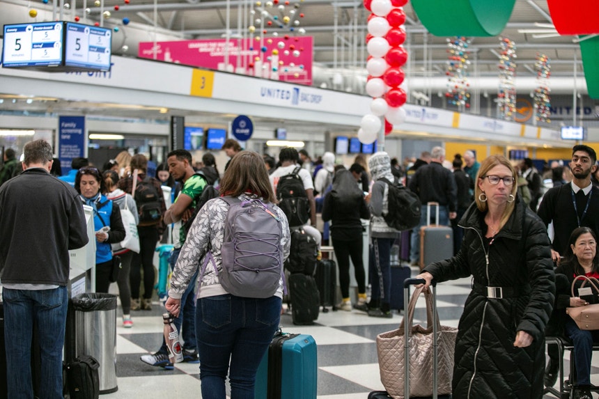 A espera no aeroporto O'Hare de Chicago após a suspensão de voos decretada pela FAA devido a uma falha no sistema NOTAM
