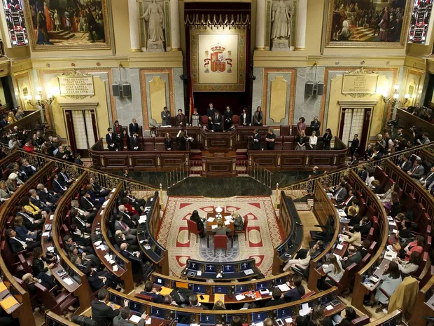 Espanha inicia processo para regularizar meio milhão de imigrantes