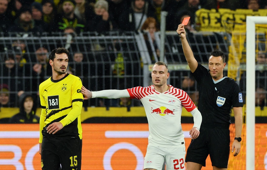 Imagem de Árbitro alemão Sven Jablonski no Ajax-Benfica