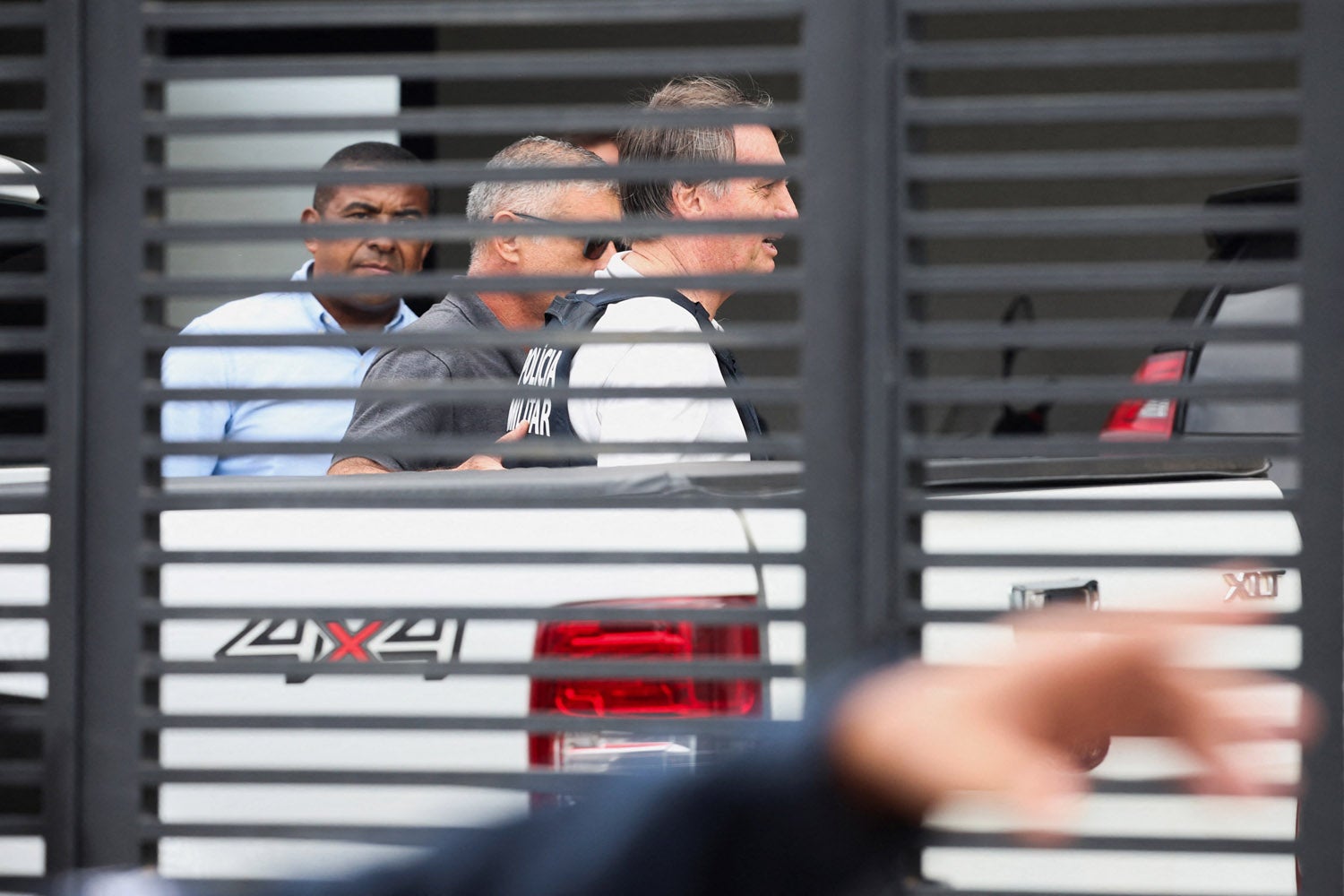 Jair Bolsonaro em casa para cumprir a pena