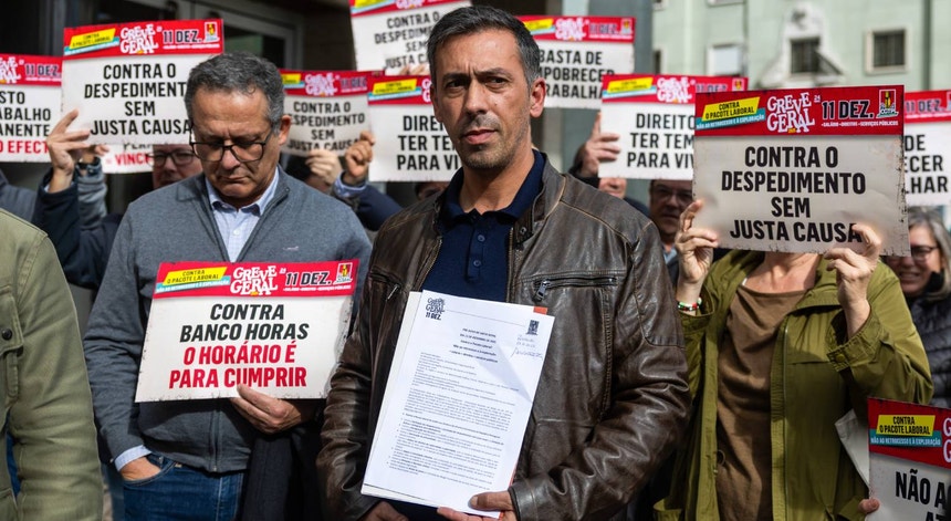 Imagem de CGTP entregou pré-aviso de greve geral contra 