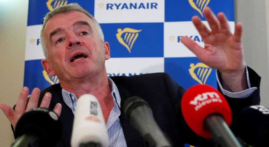 Michael O'Leary, o presidente da Ryanair, em conferência de imprensa

