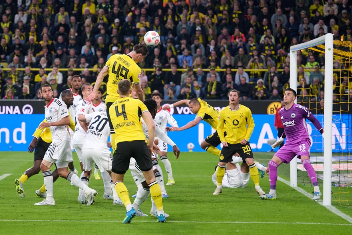 Borussia Dortmund vence Eintracht e vai terminar Bundesliga como vice