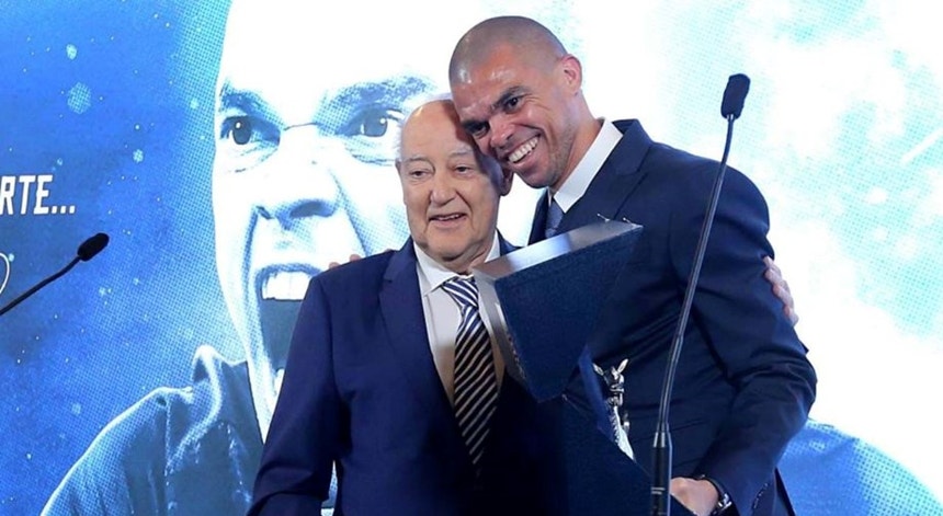 Pepe agradece a Pinto da Costa entrega ao FC Porto