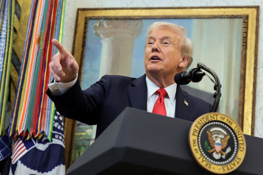 Trump substitui taxa de 20% em Ormuz por acordos comerciais com países do Golfo