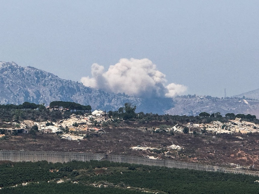 Imagem de Dois mortos após ataques israelitas no sul do Líbano