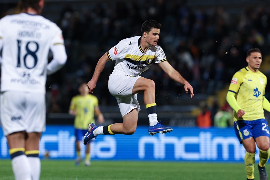 Golo de Rodrigo Pinheiro garante triunfo do Famalicão frente ao Arouca