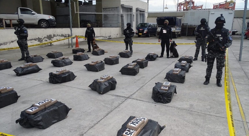 A polícia do Equador realizou com êxito mais uma apreensão de droga
