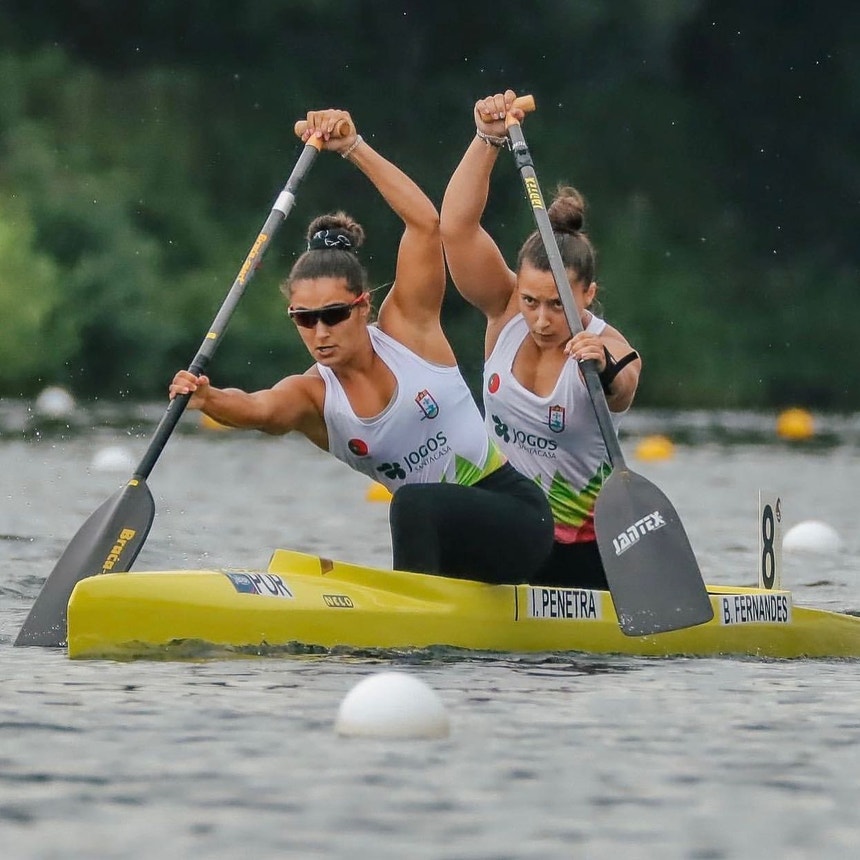 Imagem de Mundiais de Canoagem. C2 500 feminina nas `meias, K4 500 fica nas eliminatórias