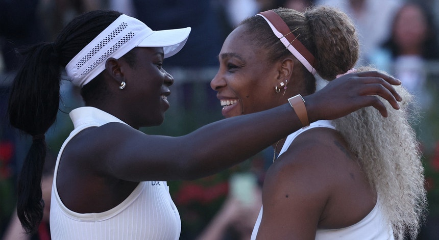 Imagem de Regresso de Serena Williams interrompido por lesão da parceira