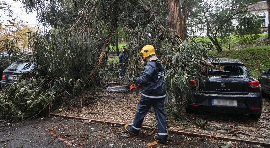 Imagem de Depressão Cláudia. A evolução do mau tempo em Portugal