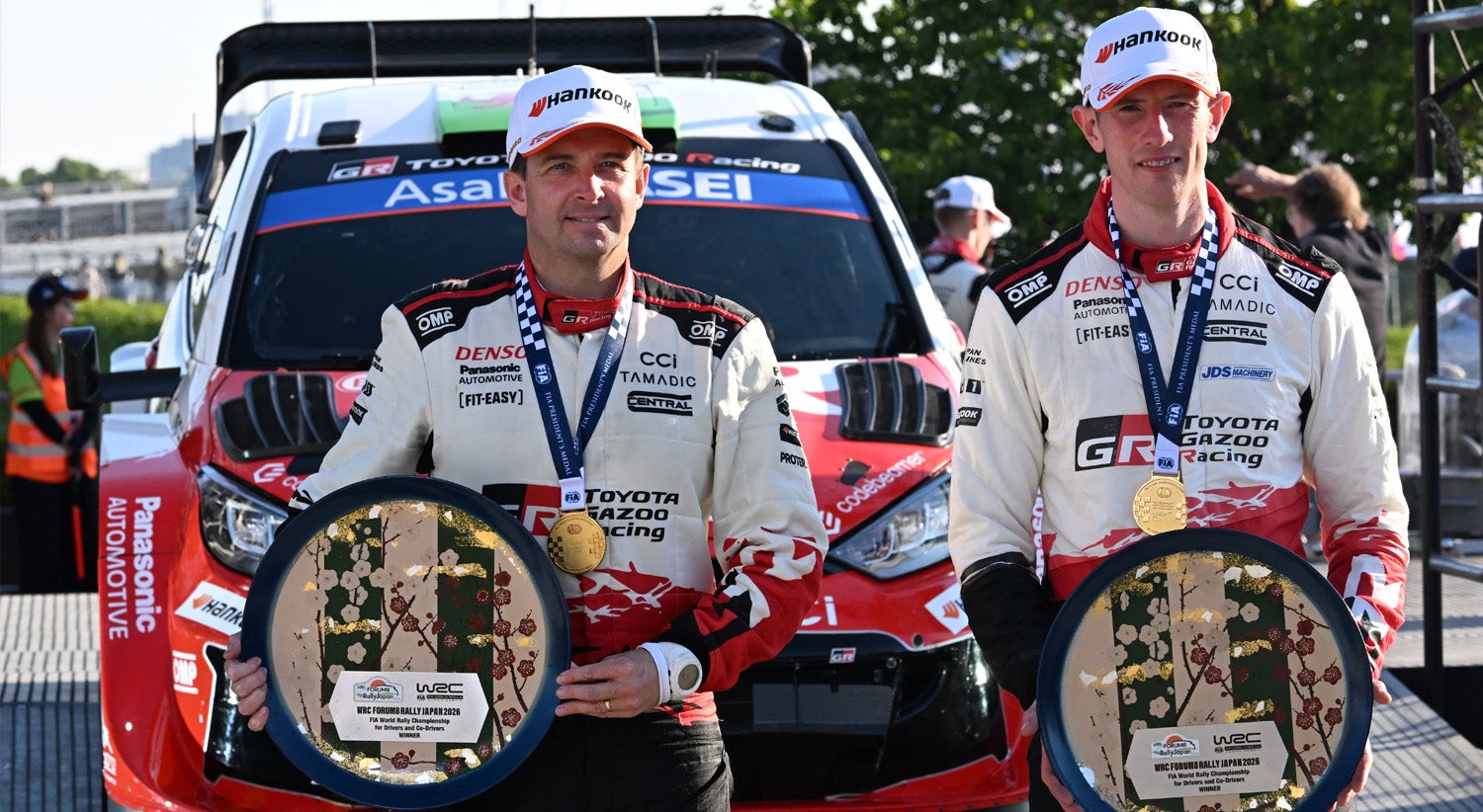 Elfyn Evans vence Rali do Japão