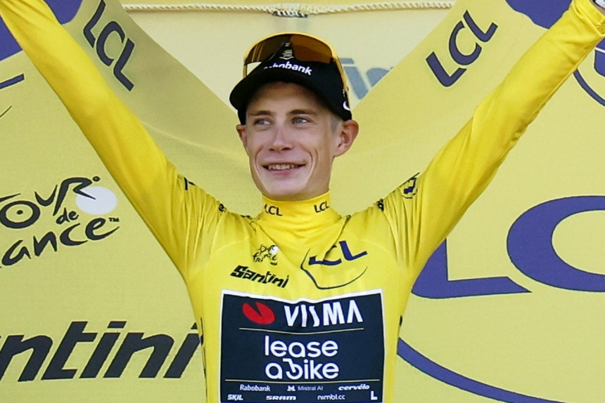 Imagem de Tour. Vingegaard dá vitória no `crono` por equipas à Visma-Lease a Bike e veste a amarela