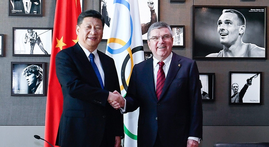 Xi Jinping encontrou-se com Thomas Bach a 10 dias do início dos Jogos
