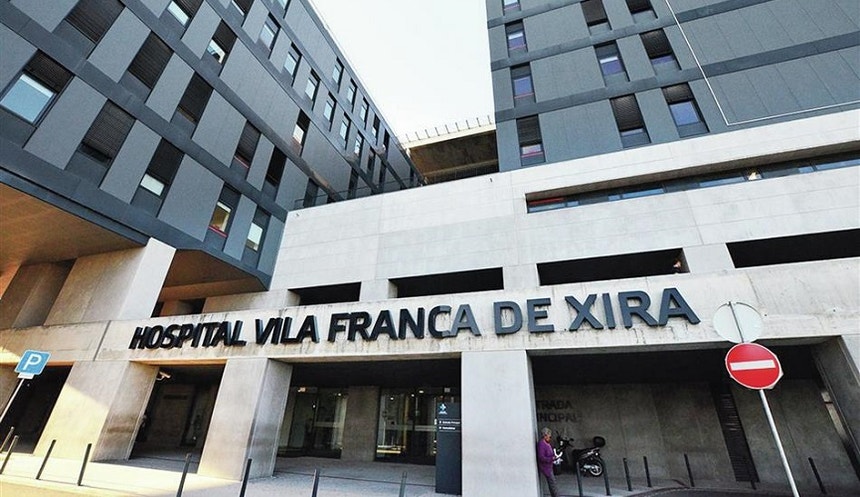 Trabalhadores de diferentes categorias profissionais estão hoje em greve no Hospital de Vila Franca de Xira
