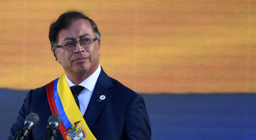 Gustavo Petro quer os mais ricos a contribuir para programas de combate à pobreza na Colômbia
