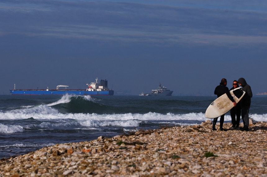 Imagem de Petróleo incluído. União Europeia apresenta o 20.º pacote de sanções contra a Rússia