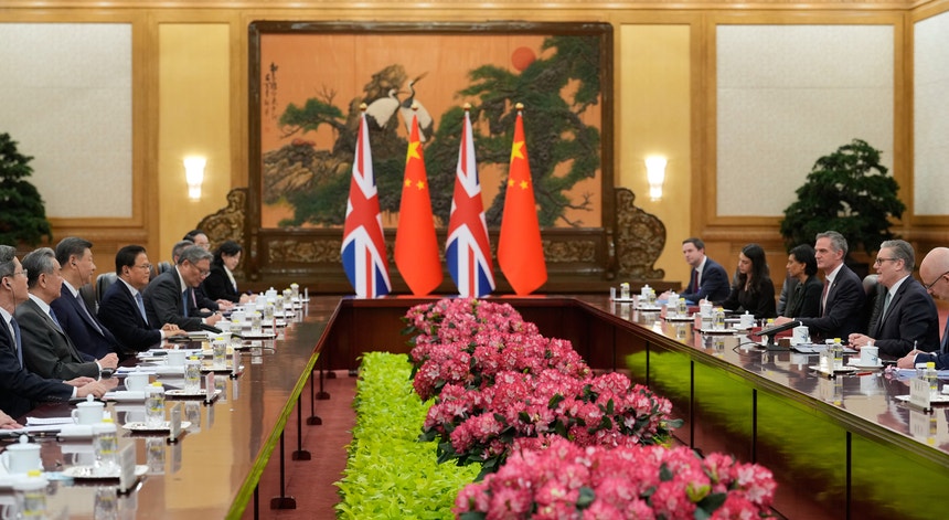 Starmer defende em Pequim 