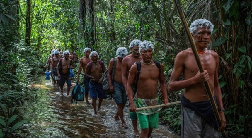 A atividade dos garimpeiros está a ameaçar os indígenas de Yanomami 
