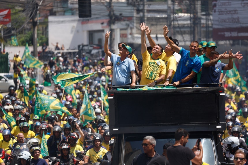 Presidenciais Brasil. Sondagem põe Flávio Bolsonaro à frente de Lula