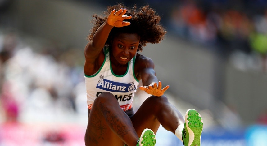 Erica Gomes em prova nos Mundiais de atletismo adaptado

