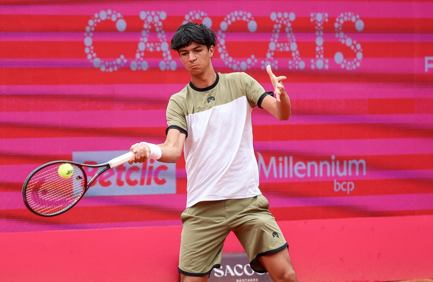 Imagem de Estoril Open. Tiago Pereira eliminado na primeira ronda