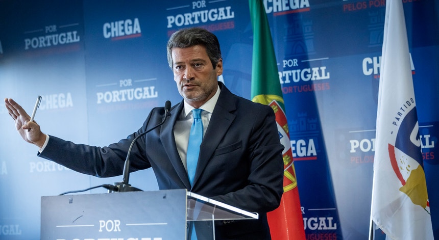 Imagem de Ventura diz que "moção de censura vai separar o trigo do joio"