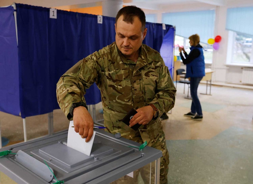 Votação na autoproclamada República Popular de Donetsk. 
