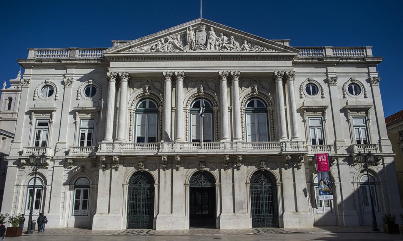 Lisbon City Council approves 2025 budgets for EGEAC, Gebalis, and SRU amid opposition criticism