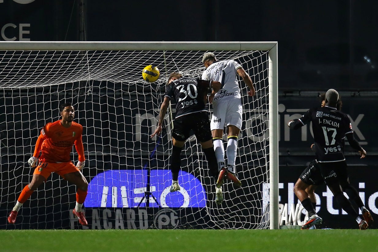 Estrela da Amadora vence em Famalicão