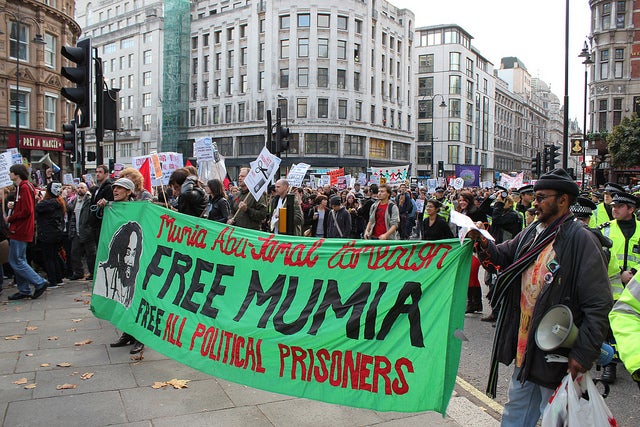 Protesto pela liberdade de Abu-Jamal. Foto por cjeam/Flickr.com