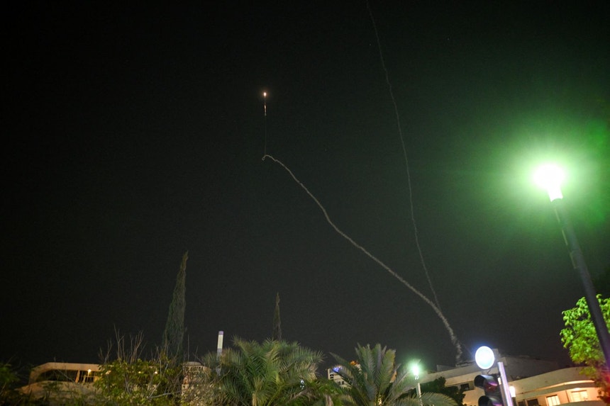 Imagem de 700 cidadãos portugueses já regressaram do Médio Oriente. Irão avisa EUA: 