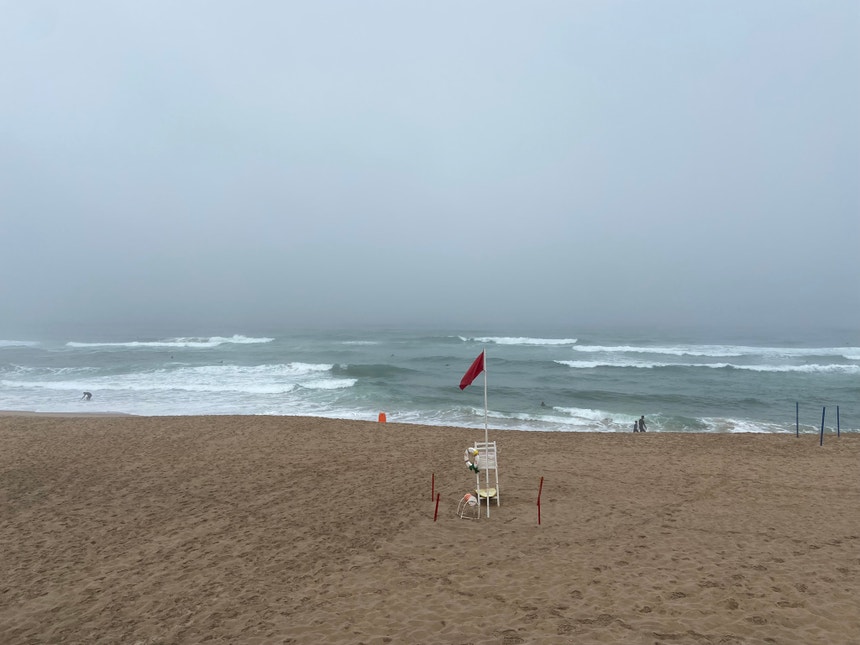 Três mortos por afogamento na Costa da Caparica e em Vila Real – Observador