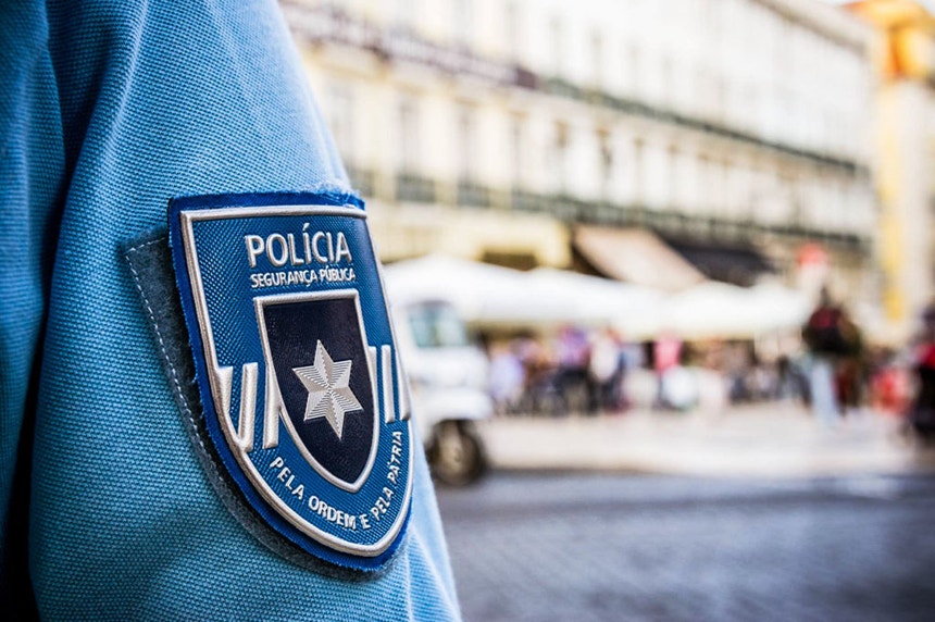 A polícia deteve um foragido em Algés na última noite
