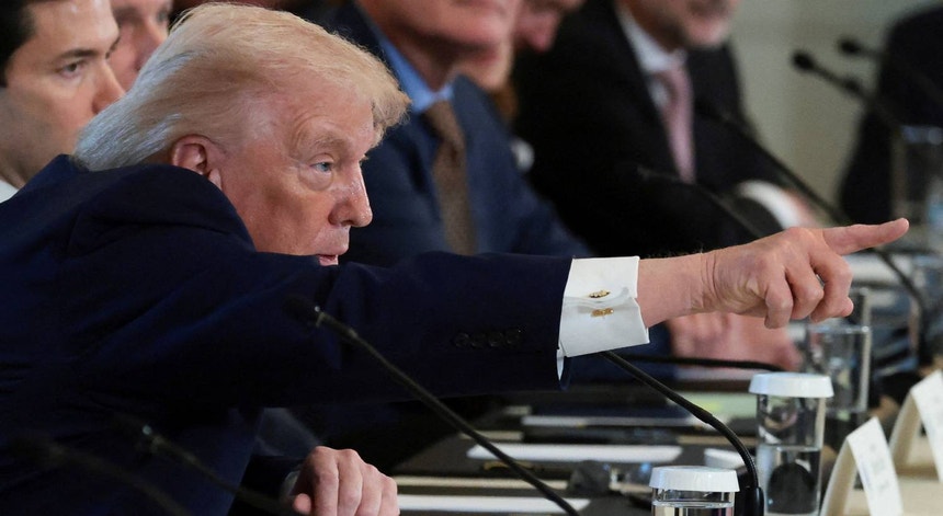 Imagem de Trump avisa que vai ficar com a Gronelândia 