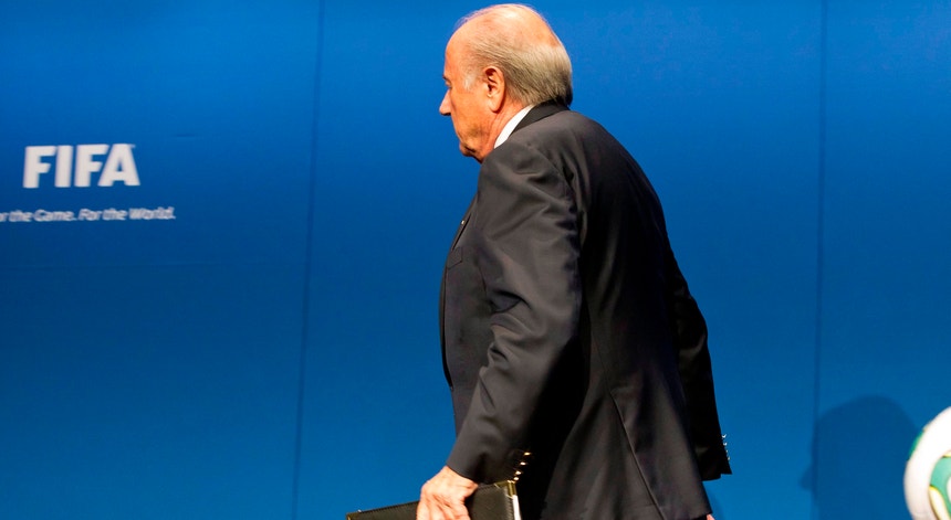 Blatter conhece segunda feira o resultado do recurso ao castigo que lhe foi aplicado

