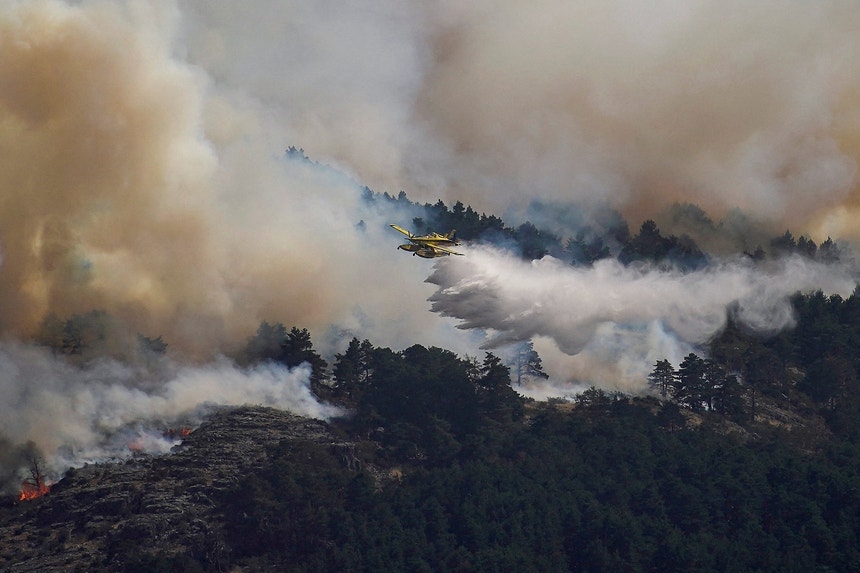 Imagem de Espanha. Bombeiros conseguem controlar incêndios