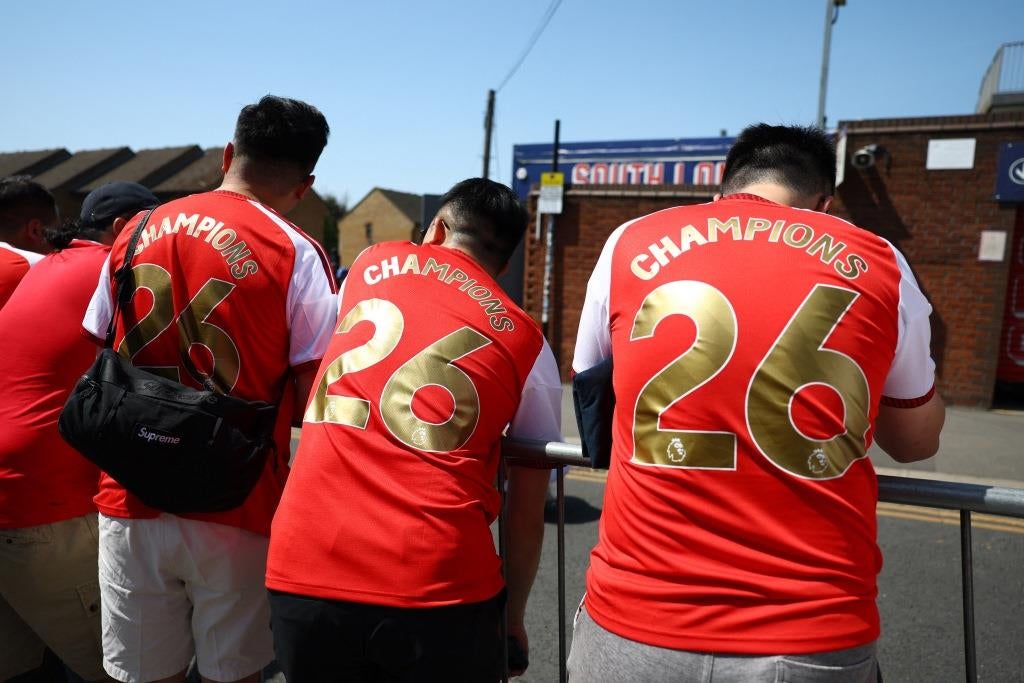 Arsenal chega à final 20 anos depois e tenta erguer troféu pela primeira vez
