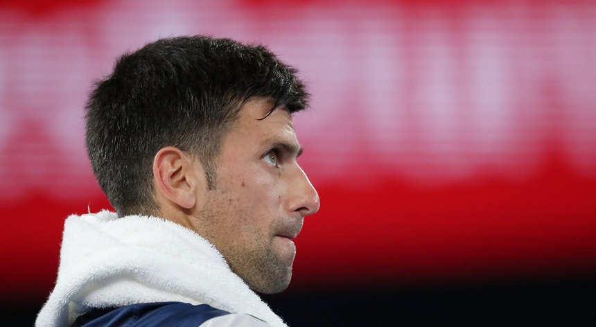 Djokovic tenta regressar aos tempos de glória em Roland Garros
