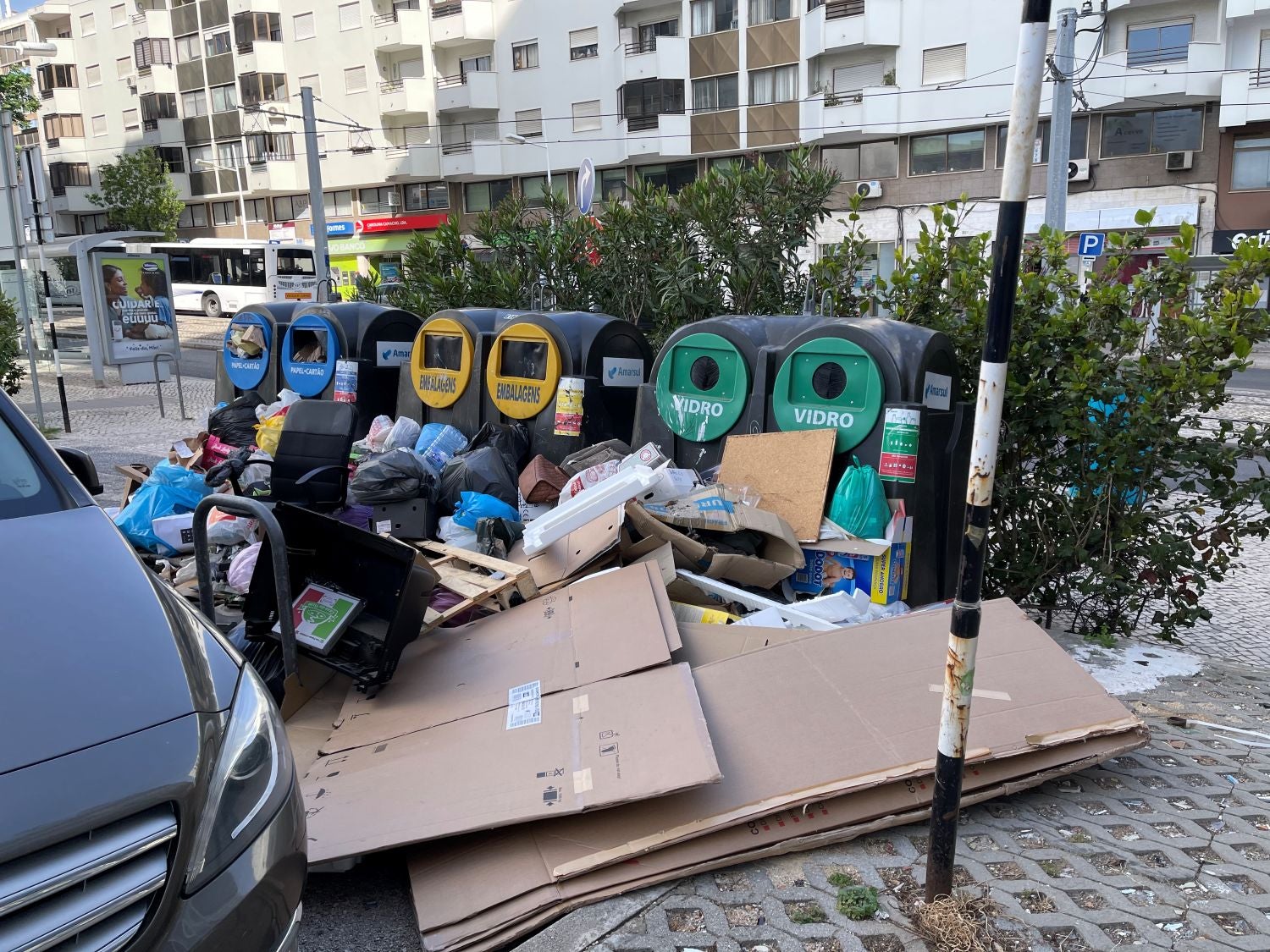 Portugueses reciclam menos. Vidro e embalagens para alimentos líquidos preocupam