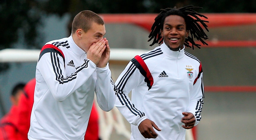 Lindelof e Renato Sanches são o rosto do novo Benfica para defrontar o FC Porto
