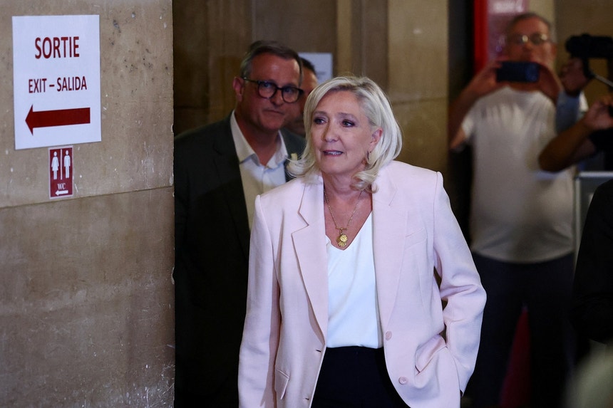 Imagem de Marine Le Pen condenada a  45 meses de ineligibilidade, incluindo 30 suspensos, e três anos de prisão