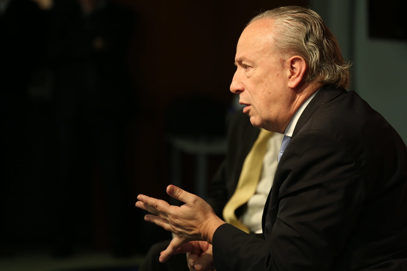 Santana Lopes invade ERC e pede equidade nos tempos de antena na Comunica��o Social