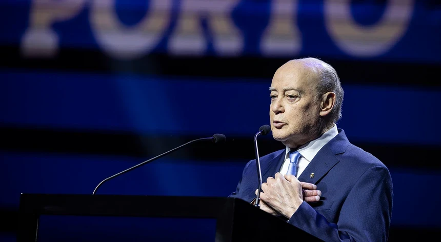 Pinto da Costa avança como favorito à vitória nas eleições de sábado
