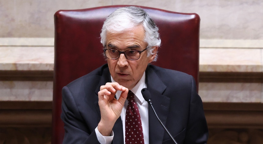 Aguiar-Branco estende prazo para listas de orgãos externos até terça devido à tolerância de ponto