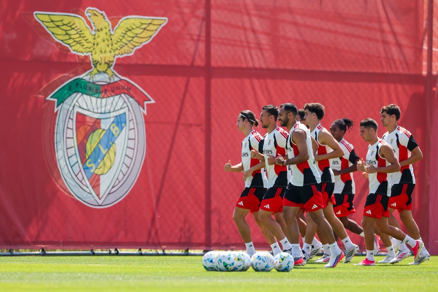 Benfica tenta apagar má imagem e virar desvantagem com St. Gallen
